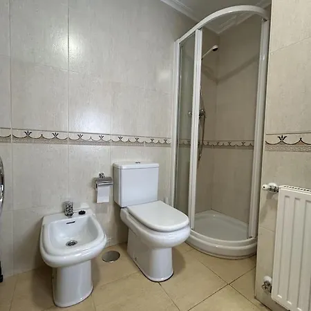 Piso Con 2 Banos, Wifi Y A 5 Min De Playa Salinas Appartement Salinas (Castrillon)