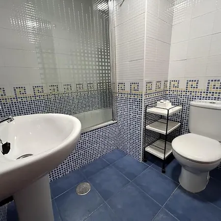 Piso Con 2 Banos, Wifi Y A 5 Min De Playa Salinas Appartement Salinas (Castrillon)